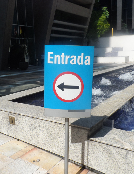 Entrada Estacionamento Kastro Park